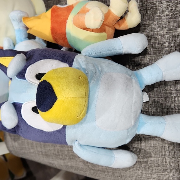 Disney Bluey Plush Bundle - Picture 4 of 4